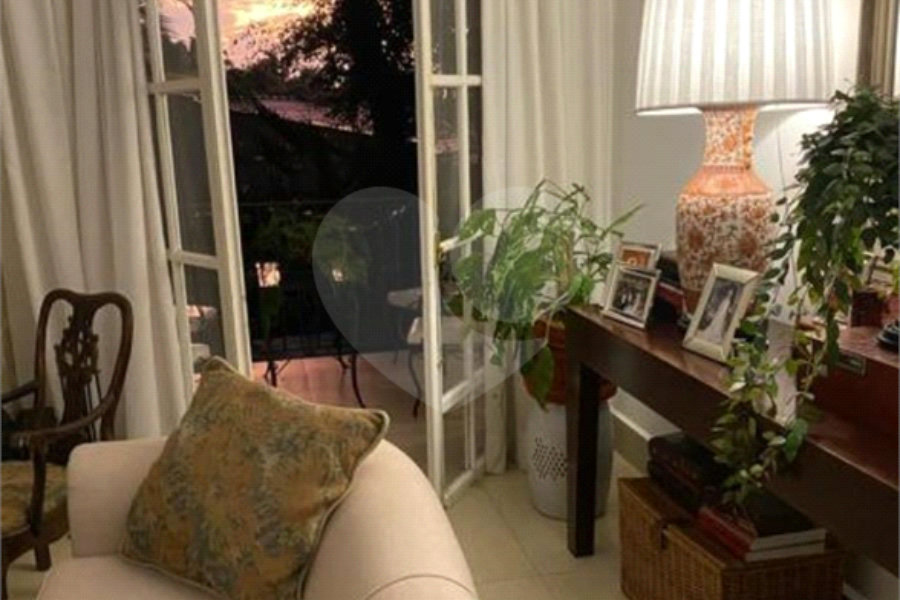 Casa Térrea à venda ou para alugar com 4 quartos, sendo 2 suítes, em Jardim Guedala, São Paulo, SP