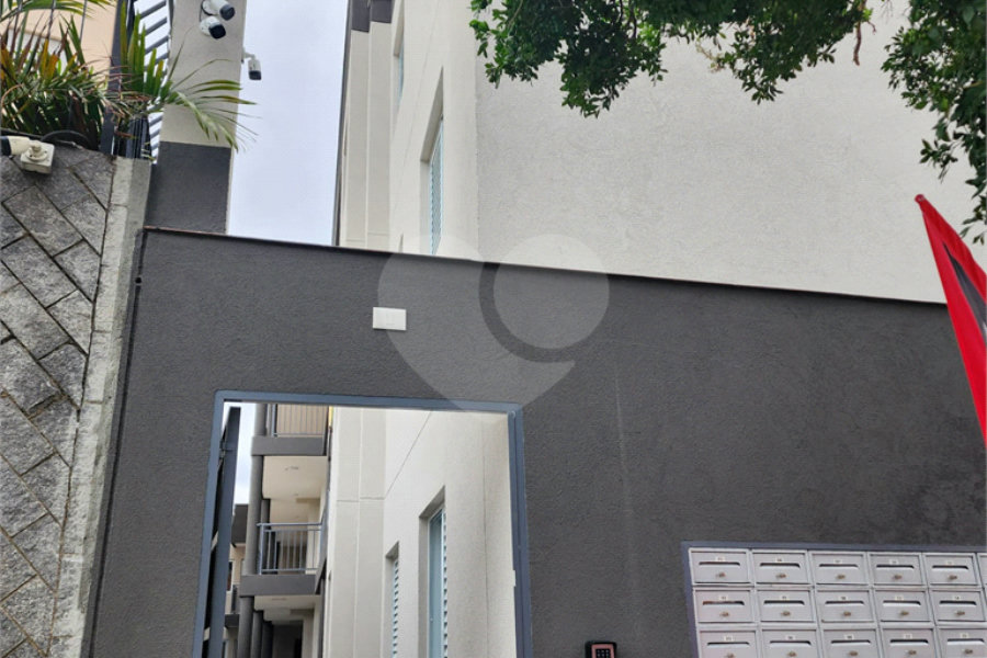Casa à venda com 2 quartos, sendo 1 suíte, no condomínio Residencial Sanches, São Paulo - SP