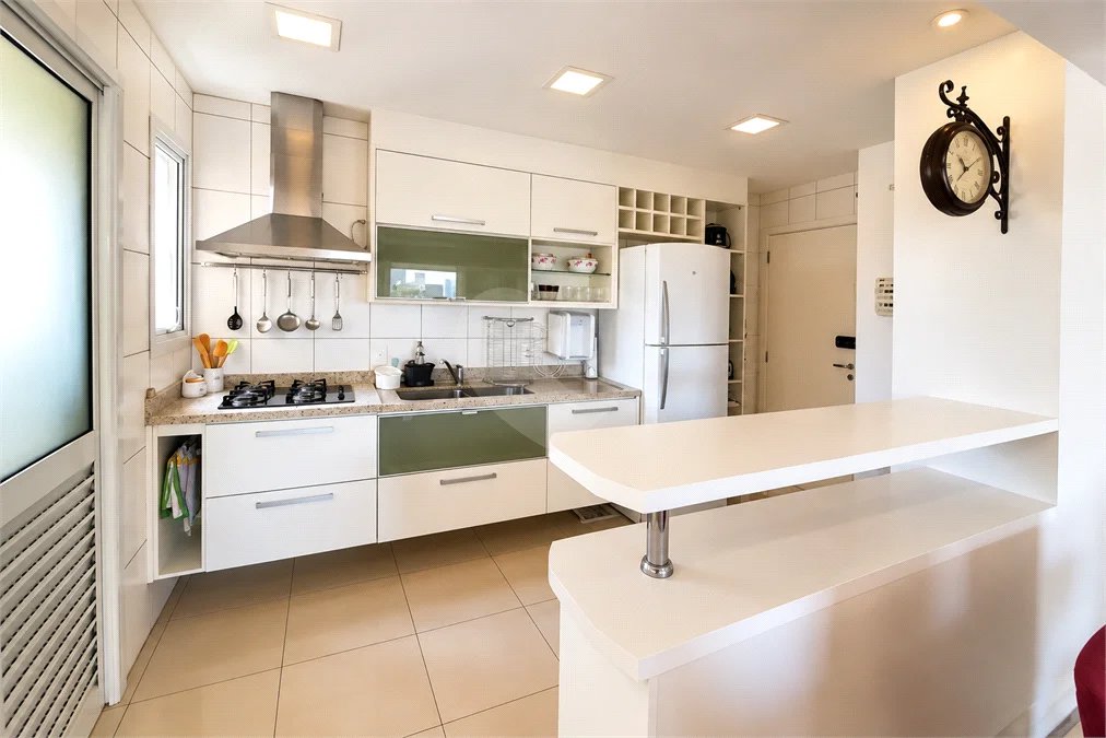 Vila Olímpia - | 128 m² | 3 Suítes | 4 Vagas - Condomínio Clube