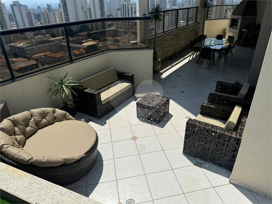 Cobertura duplex à venda na Mooca de 277m² com 3 dormitórios, 1 suíte e 3 vagas.