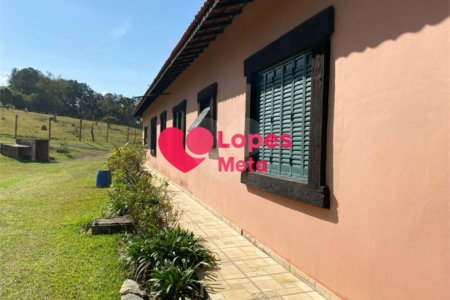 SITIO A VENDA, 33.000,OOM² COM 3 DORMITORIOS 1 SENDO SÚITE, 2 BANHEIROS, BAIRRO BOA VISTA, CAÇAPAVA