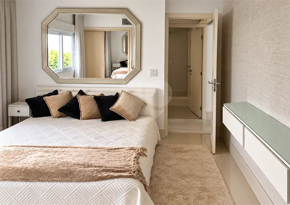 Mansão de 800 m² no Swiss Park, em São Bernardo do Campo, com 4 suítes, piscina, área gourmet, sauna e lazer completo em condomínio de alto padrão.