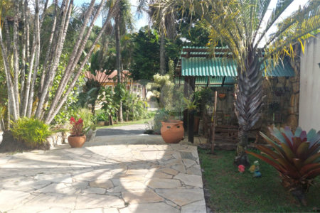 Casa à venda ou para alugar com 5 quartos, sendo 1 suíte, em Cumbari, Mairiporã, SP