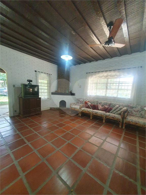 Chácara à venda com 3 quartos, sendo 1 suíte, em Chácaras Alpina, Valinhos, SP