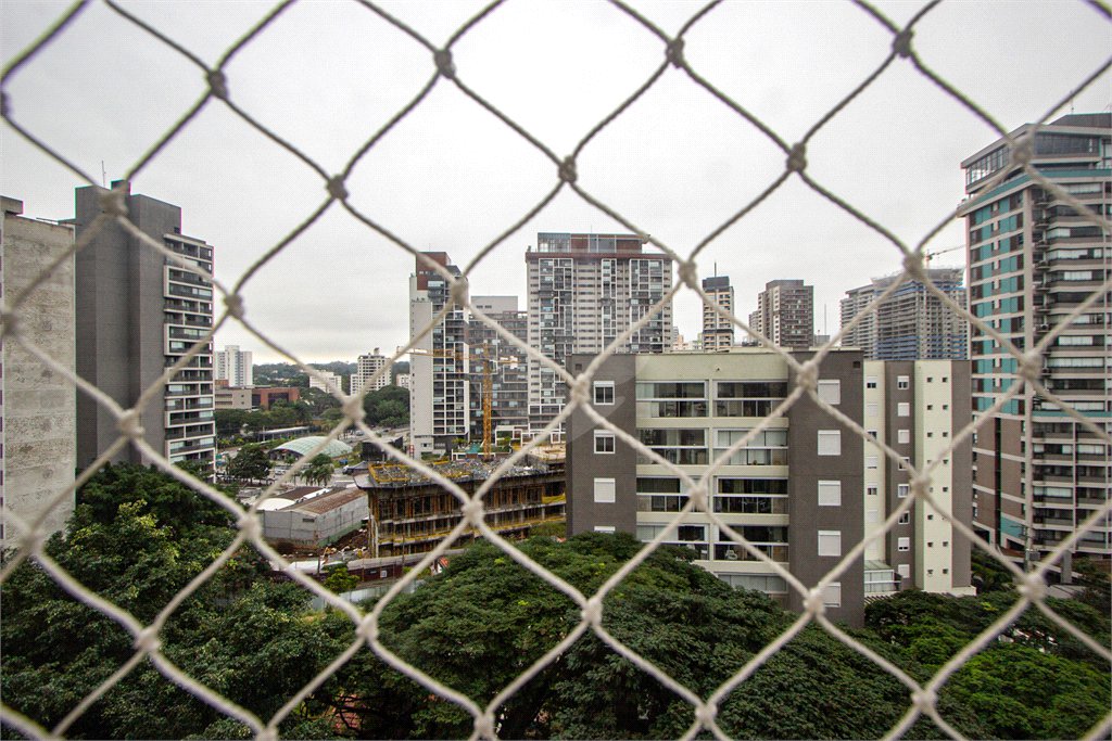Apartamento à venda com 2 quartos, sendo 1 suíte,  em Jardim das Acácias, São Paulo, SP