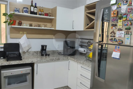 Sobrado à venda com 3 quartos, sendo 1 suíte, em Chora Menino, São Paulo, SP