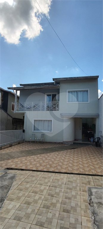 Casa à venda com 5 quartos, sendo 3 suítes,  em Capoavinha, Mairiporã, SP