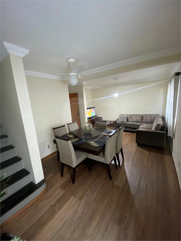 Casa à venda com 3 quartos, sendo 1 suíte, no condomínio Regina, São Paulo - SP