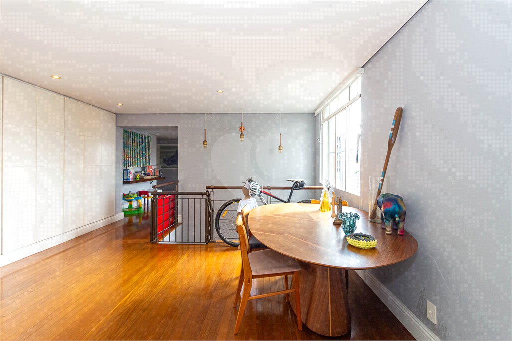 Cobertura à venda com 3 quartos, sendo 2 suítes,  em Pinheiros, São Paulo, SP