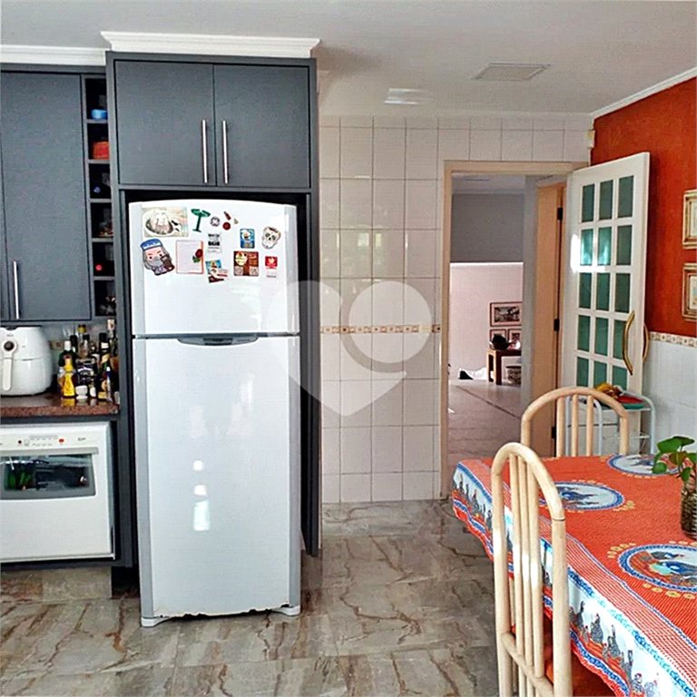 Sobrado à venda com 4 quartos, sendo 3 suítes, em Tremembé, São Paulo, SP