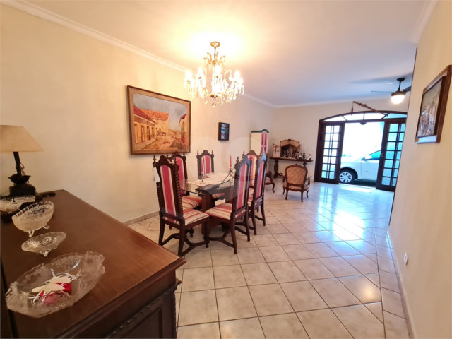 Casa Térrea para alugar com 3 quartos, sendo 1 suíte,  em Chácara Santo Antônio, São Paulo, SP