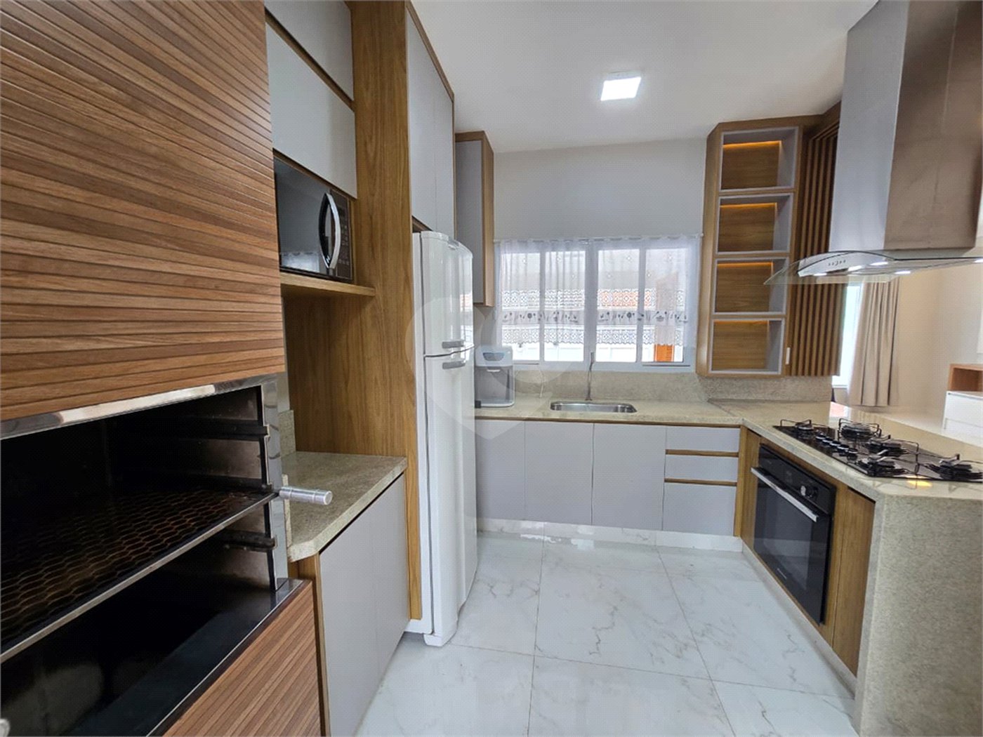 Casa para alugar com 3 quartos, sendo 1 suíte,  em Vila Rosa, Itapetininga, SP