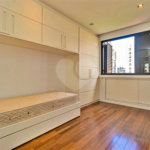 Apartamento à venda com 3 quartos, sendo 1 suíte, em Vila Olímpia, São Paulo, SP