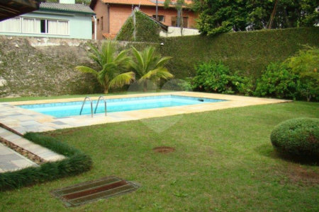 Sobrado à venda com 4 quartos, sendo 2 suítes,  em Alto da Boa Vista, São Paulo, SP