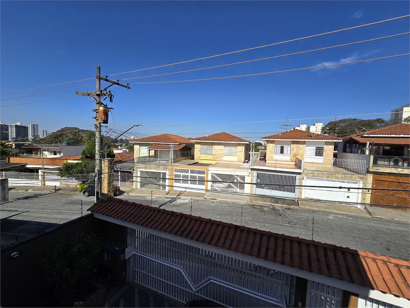 Sobrado à venda com 4 quartos, sendo 1 suíte,  em Vila Jaguara, São Paulo, SP