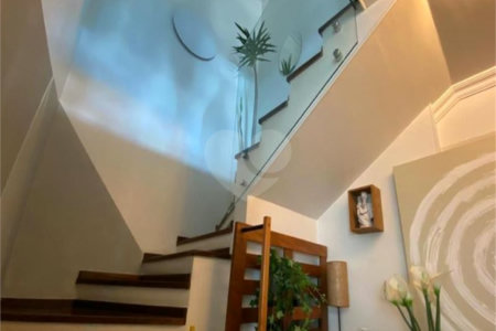 Apartamento à venda com 3 suítes em Vila Suzana, São Paulo, SP
