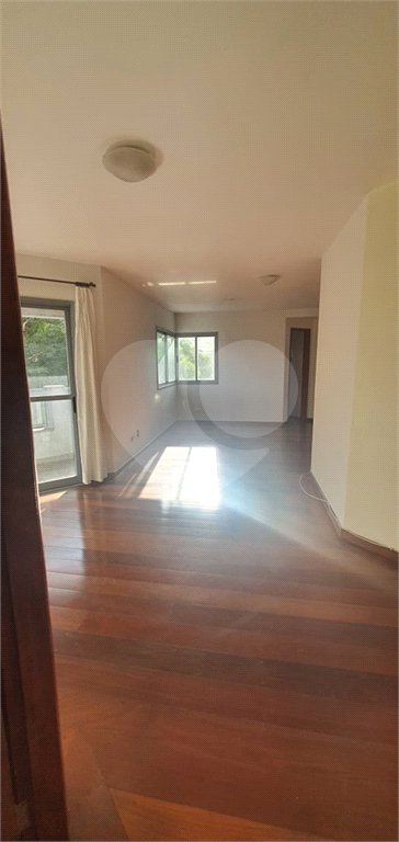 Apartamento à venda com 3 quartos, sendo 1 suíte, em Vila Paulicéia, São Paulo, SP