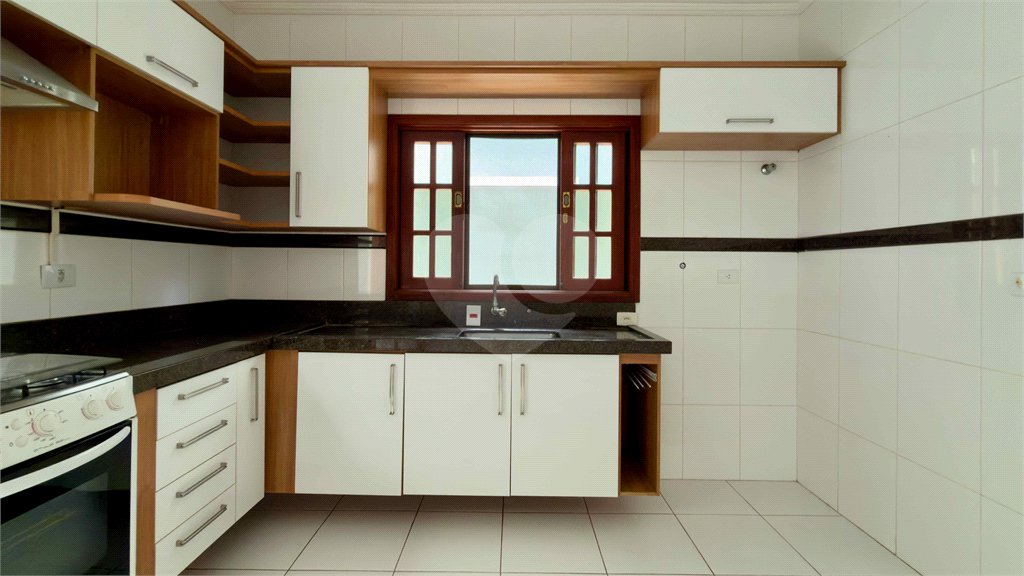 Casa à venda com 2 quartos no condomínio Portal dos Gamez, Atibaia - SP