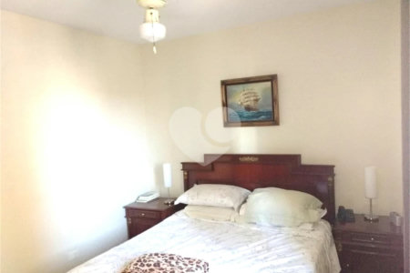 Apartamento 192m² à venda na Aclimação com 3 suítes e 3 vagas.