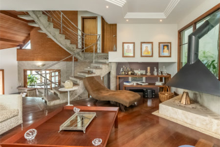Casa à venda com 4 quartos, sendo 2 suítes, em Jardim Marajoara, São Paulo, SP