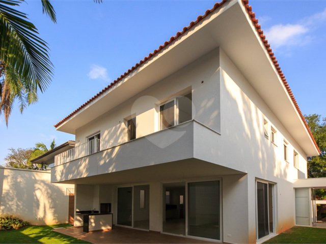 Casa à venda com 5 quartos, sendo 4 suítes,  em Jardim Marajoara, São Paulo, SP
