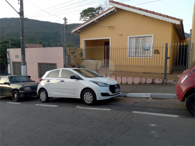 Casa à venda ou para alugar com 2 quartos no Centro, Mairiporã, SP