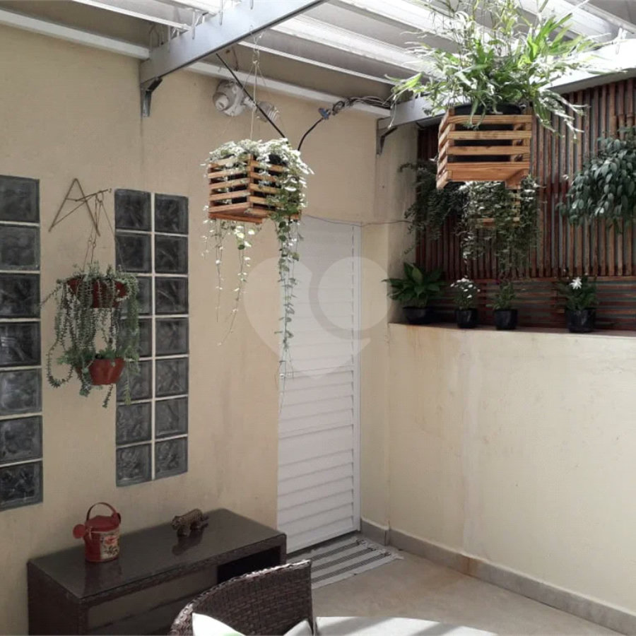 Sobrado á venda 222m² 3 quartos na região do metrô Guilhermina Esperança, Penha
