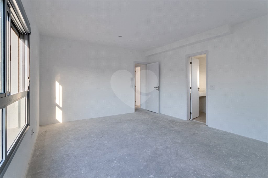 Apartamento à venda com 3 quartos, sendo 1 suíte, em Jardim Marajoara, São Paulo, SP