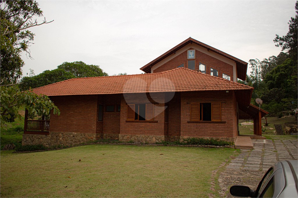 Sítio à venda com 4 quartos, sendo 2 suítes, em Jardim Guaçu, São Roque, SP