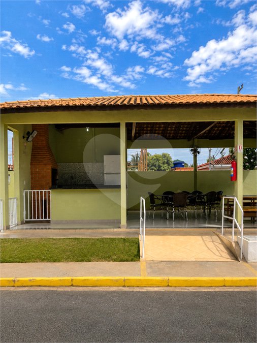 Casa à venda com 3 quartos, sendo 1 suíte,  no condomínio Maison Vert, Várzea Grande - MT