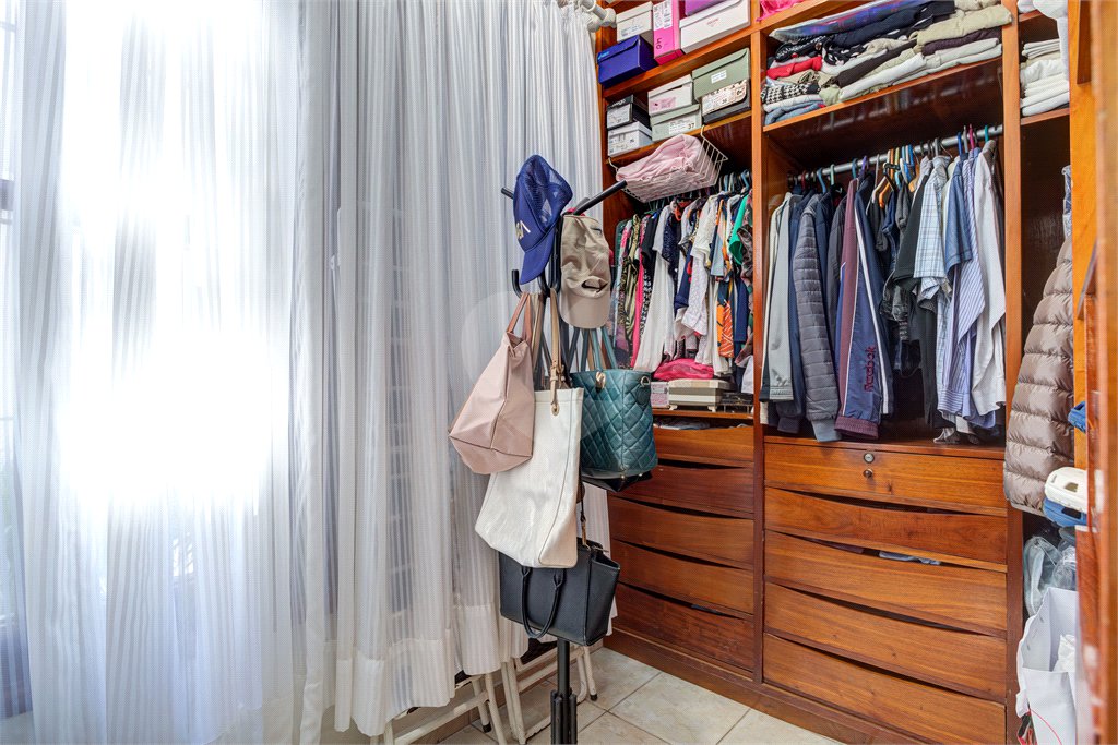 Casa à venda com 3 quartos, sendo 1 suíte, em Alto da Boa Vista, São Paulo, SP