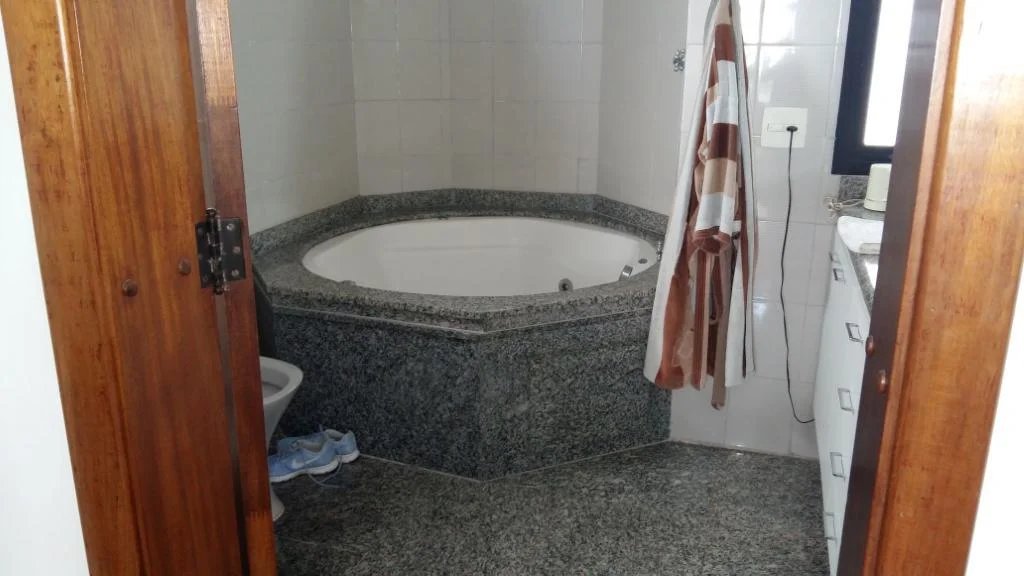 Apartamento à venda com 3 quartos, sendo 2 suítes,  em Jardim Parque Morumbi, São Paulo, SP