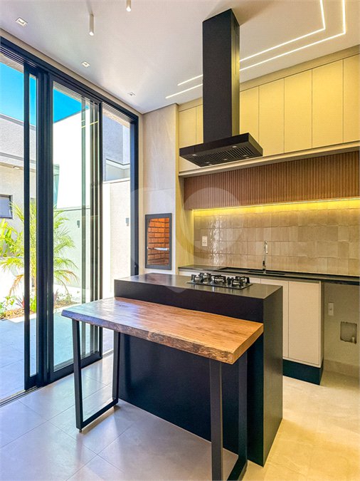 Casa à venda com 3 suítes no condomínio Residencial Dona Maria Candida, Indaiatuba - SP