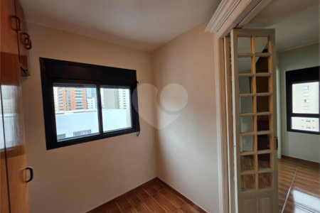 Apartamento à venda com 2 quartos, sendo 1 suíte, em Vila Olímpia, São Paulo, SP