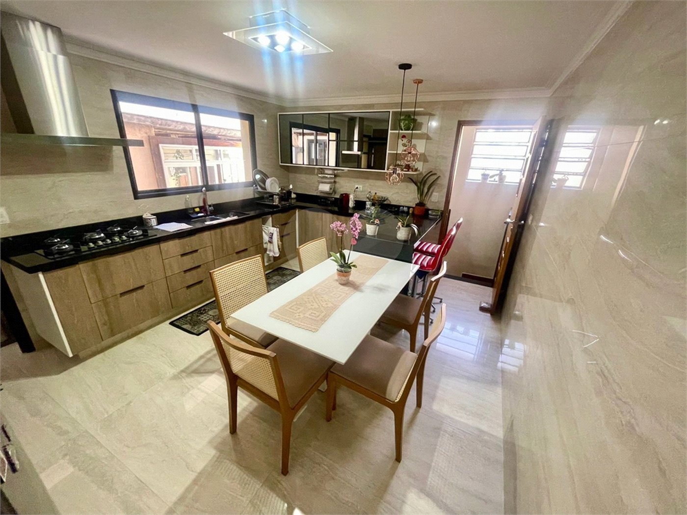 Casa à venda com 3 quartos, sendo 1 suíte, em Santana, São Paulo, SP