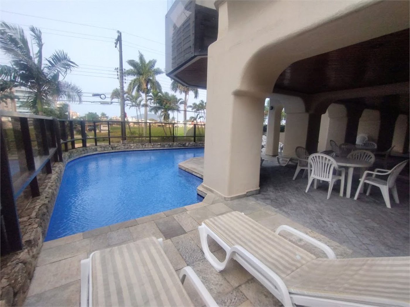 Apartamento com 4 dormitórios à venda, 145 m² por R$ 900.000,00 - Jardim das Conchas - Guarujá/SP
