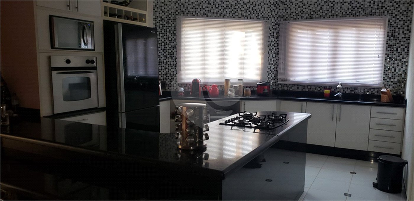 Casa à venda com 4 suítes em Pirucaia, Mairiporã, SP