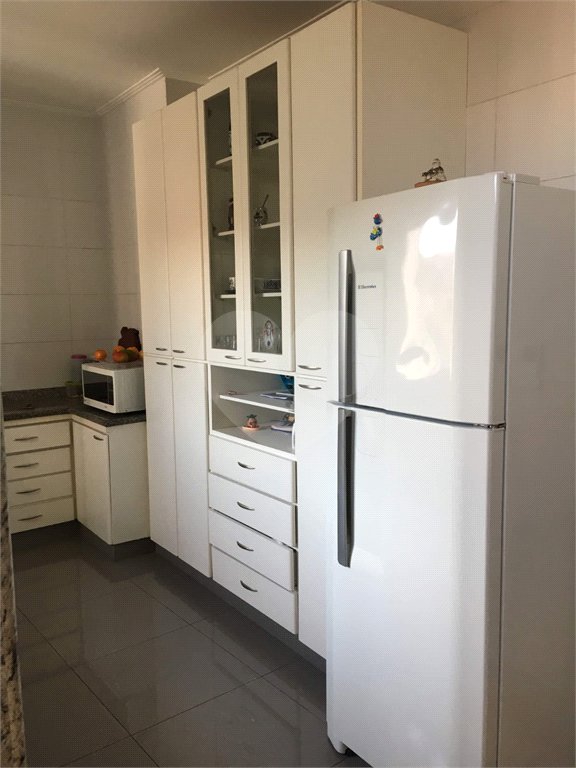 Sobrado à venda com 3 suítes em Vila Nivi, São Paulo, SP