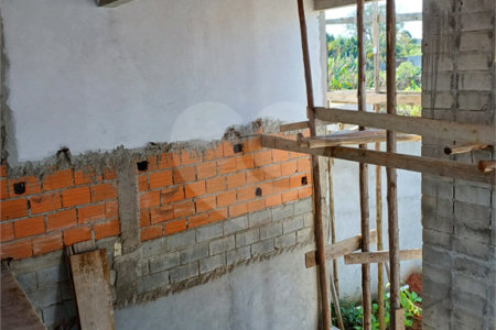Casa à venda com 2 suítes no condomínio Ricieri, Mogi das Cruzes - SP