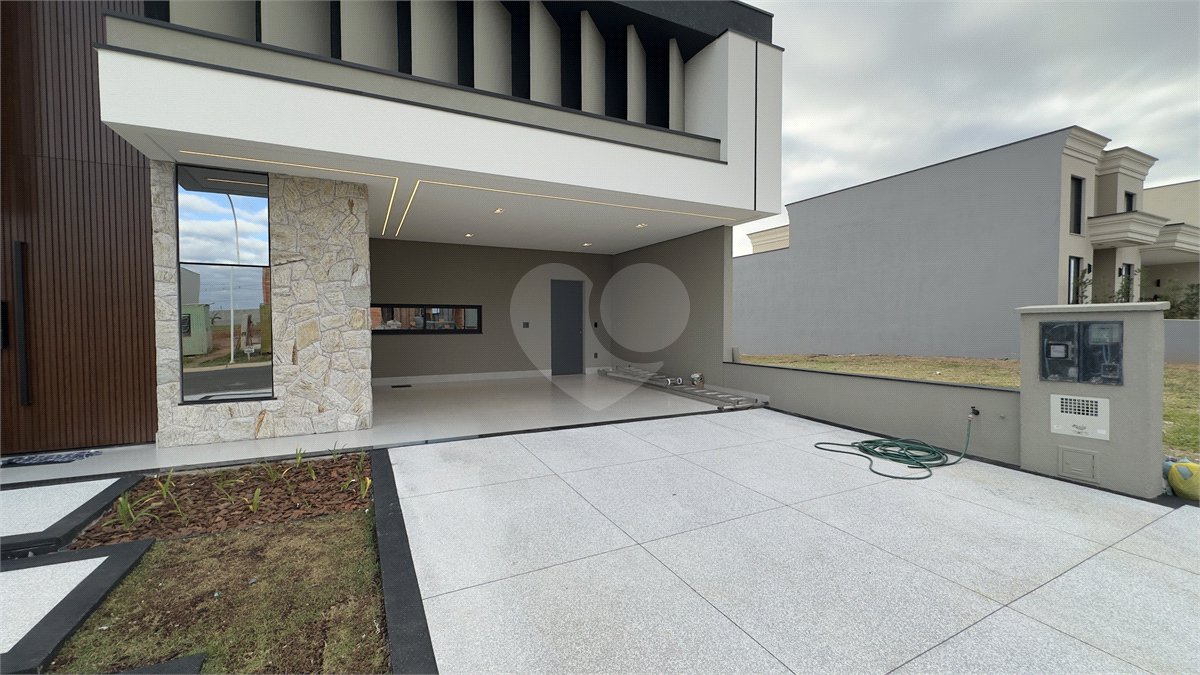 Casa à venda com 3 suítes no condomínio Jardim Residencial Dona Maria Candida, Indaiatuba - SP