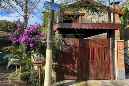 Casa de Vila à venda com 5 quartos, sendo 3 suítes,  em Jardim Hípico, São Paulo, SP