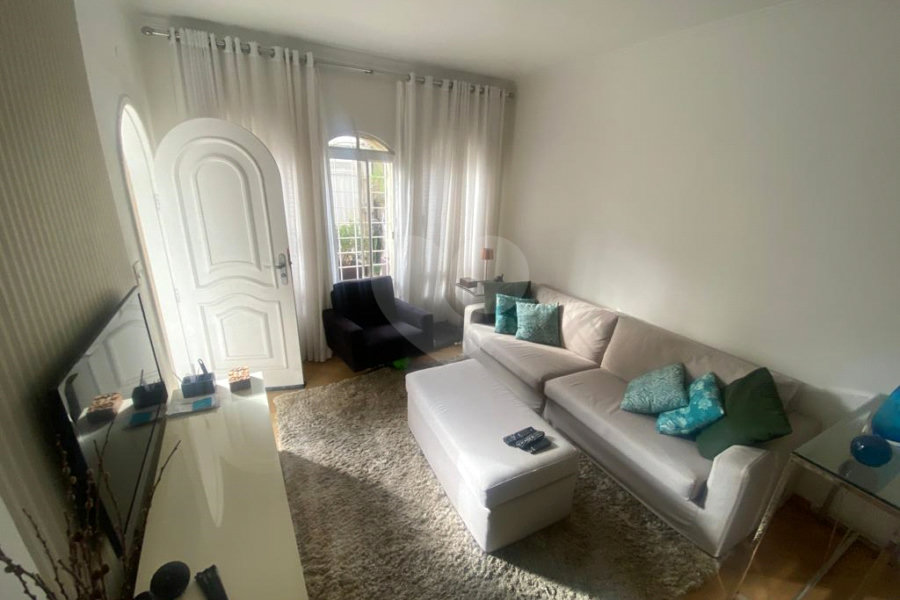 Casa à venda com 4 quartos, sendo 2 suítes, em Parada Inglesa, São Paulo, SP