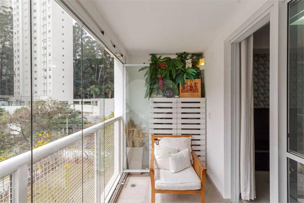 Apartamento à venda com 2 quartos, sendo 1 suíte,  em Vila Andrade, São Paulo, SP