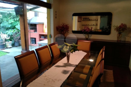 Sobrado à venda com 3 quartos, sendo 2 suítes,  em Brooklin Velho, São Paulo, SP
