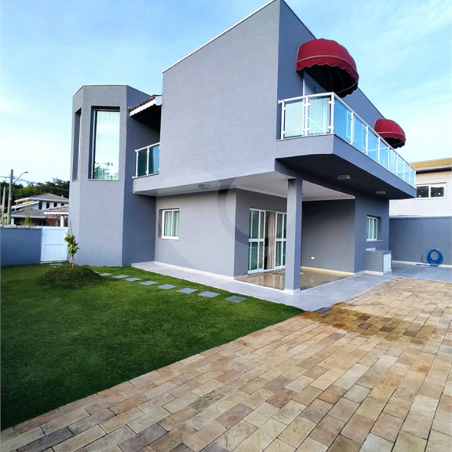 Casa à venda com 3 suítes no condomínio Shamballa II, Atibaia - SP