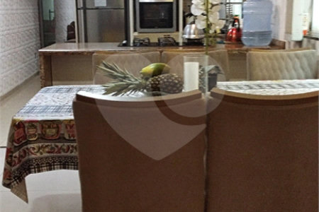 Sobrado à venda com 3 quartos, sendo 1 suíte,  em Vila Nova Cintra, Mogi das Cruzes, SP