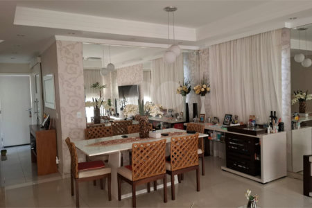Casa à venda com 3 suítes no condomínio Villa das Flores, Mogi das Cruzes - SP