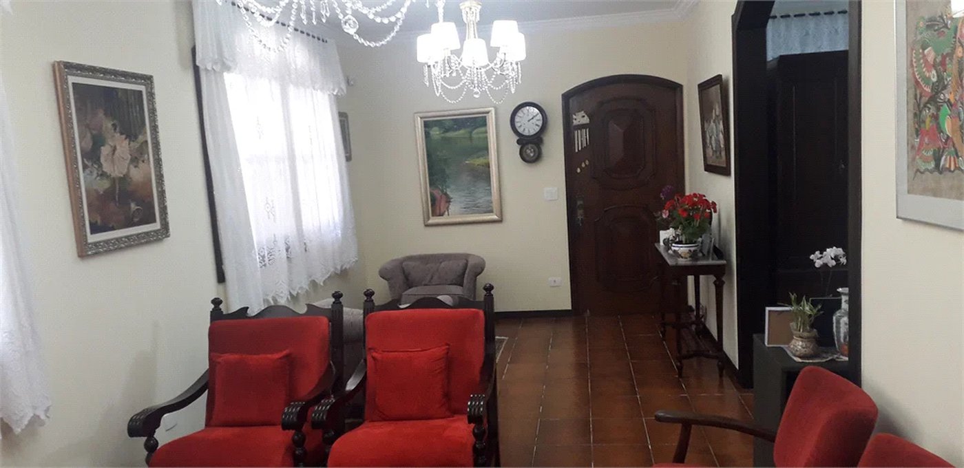 Casa à venda com 3 quartos, sendo 2 suítes,  em Jardim Leonor, São Paulo, SP
