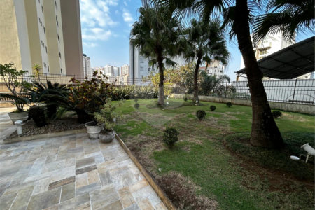Apartamento à venda com 3 quartos, sendo 1 suíte,  em Vila Andrade, São Paulo, SP