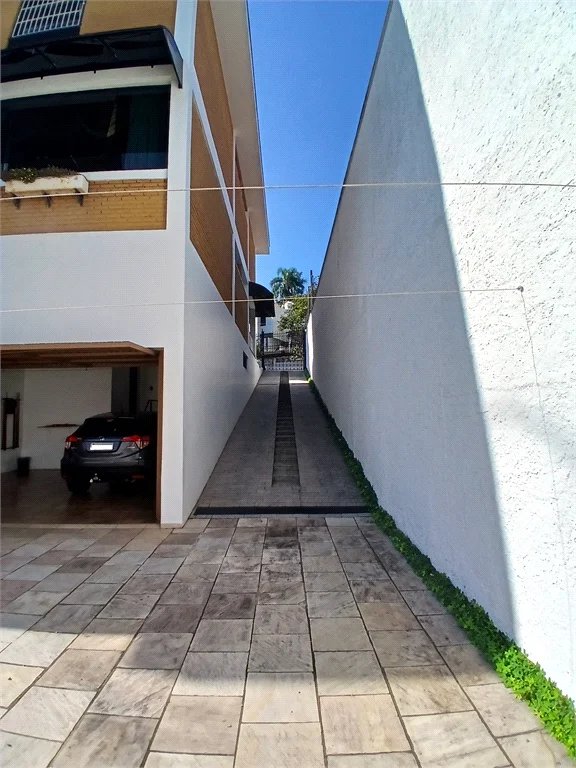 Sobrado à venda com 4 quartos, sendo 2 suítes,  em Jardim Leonor, São Paulo, SP